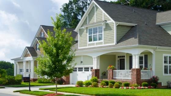 There are lots of ways to secure your dream home, but making offers on multiple homes isn't one of them. Here's why.